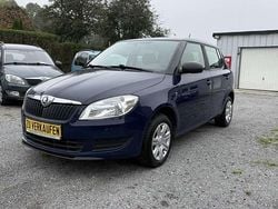 Blau Gebraucht 2014 Skoda Fabia Active Kleinwagen | 4.990 € (Fairer Preis)