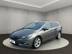 Quarz grau (perleffekt) Gebraucht 2018 Opel Astra Dynamic Kombi | 11.450 € (Fairer Preis)