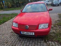 Rot Gebraucht 2003 VW Bora Basis Limousine | 3.333 € (Etwas zu teuer)
