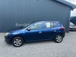 Blau Gebraucht 2015 Dacia Sandero Celebration Kleinwagen | 6.980 € (Etwas zu teuer)