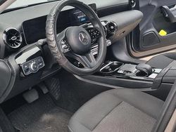 Grau Gebraucht 2018 Mercedes A200 Kleinwagen | 16.000 € (Fairer Preis)