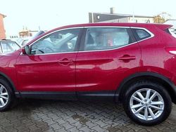 Rot Gebraucht 2015 Nissan Qashqai Acenta SUV | 7.900 € (Fairer Preis)