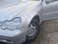 Gebraucht 2002 Mercedes C220 Classic Limousine | 2.450 € (Etwas zu teuer)