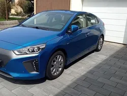 Blau Gebraucht 2018 Hyundai Ioniq Premium Limousine | 13.490 € (Fairer Preis)