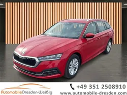Rot Gebraucht 2023 Skoda Octavia Ambition Kombi | 22.979 € (Superpreis)