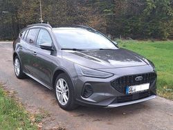 Grau Gebraucht 2023 Ford Focus Active X Kombi | 23.200 € (Fairer Preis)