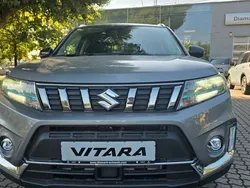 Grau Gebraucht 2024 Suzuki Vitara Comfort SUV | 24.800 € (Fairer Preis)