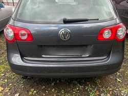 Grau Gebraucht 2006 VW Passat Kombi | 2.400 € (Fairer Preis)