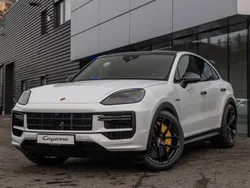 Carraraweißmetallic Neu 2025 Porsche Cayenne Turbo E-Hybrid SUV | 238.490 €