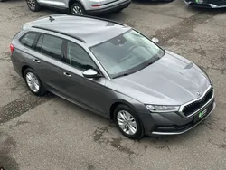 Graphitegrau metallic Gebraucht 2023 Skoda Octavia Ambition Kombi | 16.900 € (Fairer Preis)