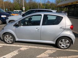 Silber Gebraucht 2008 Toyota Aygo Kleinwagen | 2.500 € (Fairer Preis)