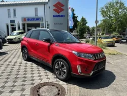 Bright red / cosmic black pear Gebraucht 2021 Suzuki Vitara Comfort+ SUV | 18.790 € (Fairer Preis)