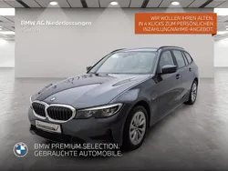 Grau Gebraucht 2022 BMW 320e Kombi | 30.508 € (Fairer Preis)