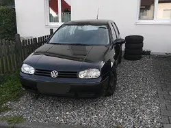 Schwarz Gebraucht 2002 VW Golf IV Kleinwagen | 2.200 € (Fairer Preis)