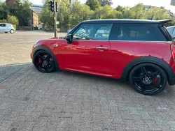 Rot Gebraucht 2017 Mini John Cooper Works Kleinwagen | 22.500 € (Etwas zu teuer)