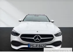 Weiß Gebraucht 2025 Mercedes C180 Avantgarde Kombi | 44.900 €