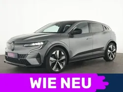 Grau Gebraucht 2022 Renault Mégane Techno Limousine | 25.400 € (Guter Preis)