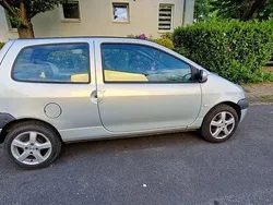 Grau Gebraucht 2004 Renault Twingo Kleinwagen | 1.499 € (Fairer Preis)