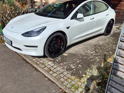 Weiß Gebraucht 2021 Tesla Model 3 Performance Limousine | 29.990 € (Teuer)