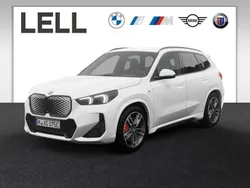 Weiß Neu 2025 BMW iX1 Luxury Line SUV | 56.870 € (Fairer Preis)