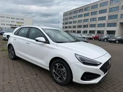 Weiß Neu 2025 Hyundai i30 Style Limousine | 18.999 € (Superpreis)