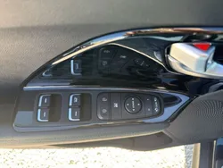Blau Gebraucht 2021 Kia e-Niro Premium SUV | 27.309 € (Fairer Preis)