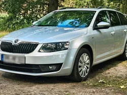 Silber Gebraucht 2016 Skoda Octavia Kombi | 9.800 € (Fairer Preis)