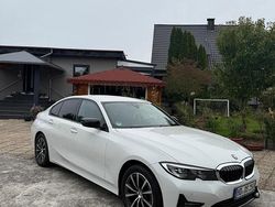 Weiß Gebraucht 2021 BMW 320 Sport Line Limousine | 23.000 € (Fairer Preis)