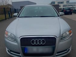 Grau Gebraucht 2006 Audi A4 Limousine | 3.800 € (Fairer Preis)