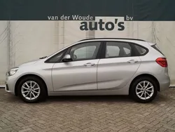 Grau Gebraucht 2017 BMW 218 Active Tourer Van / Kleinbus | 10.769 € (Guter Preis)