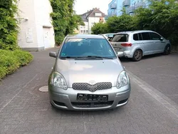 Grau Gebraucht 2005 Toyota Yaris Edition Limousine | 999 € (Guter Preis)