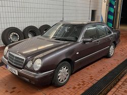 Andere farben Gebraucht 1996 Mercedes E230 Elegance Limousine | 4.980 € (Fairer Preis)