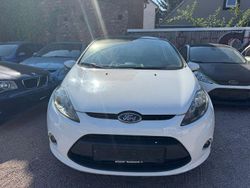 Weiß Gebraucht 2012 Ford Fiesta Champions Edition Kleinwagen | 2.800 € (Superpreis)
