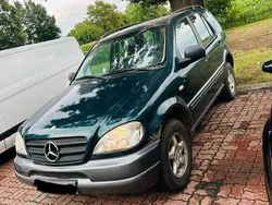 Gebraucht 1999 Mercedes ML230 SUV | 1.150 €