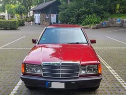 Rot Gebraucht 1992 Mercedes 190 Limousine | 8.450 €