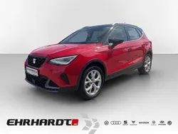 Pure rot Gebraucht 2023 Seat Arona FR SUV | 23.990 € (Fairer Preis)