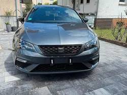 Grau Gebraucht 2018 Cupra Leon Kombi | 25.000 € (Etwas zu teuer)