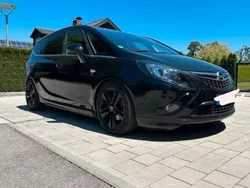 Schwarz Gebraucht 2015 Opel Zafira Tourer OPC Van / Kleinbus | 13.500 € (Fairer Preis)