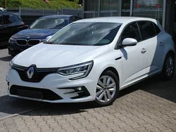 Weiß Gebraucht 2020 Renault Mégane IV Business Limousine | 12.990 € (Guter Preis)