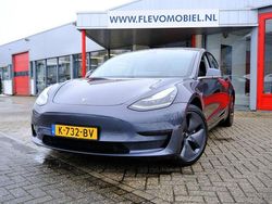 Grau Gebraucht 2020 Tesla Model 3 Standard Range Limousine | 17.199 € (Guter Preis)
