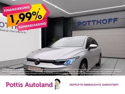 Silber Gebraucht 2023 VW Golf VIII Move Kombi | 21.977 € (Guter Preis)