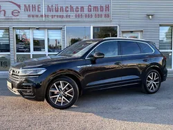 Deep black Gebraucht 2019 VW Touareg R-line SUV | 36.290 € (Superpreis)
