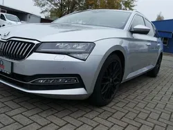 Brilliantsilber metallic Gebraucht 2023 Skoda Superb Style Kombi | 29.490 € (Teuer)