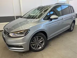 Silber Neu 2025 VW Touran Family Van / Kleinbus | 41.973 € (Etwas zu teuer)