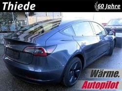 Grau metallic Gebraucht 2022 Tesla Model 3 Standard Range Limousine | 26.650 € (Guter Preis)