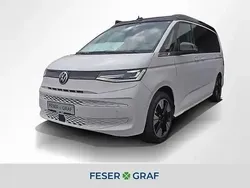 Candyweiß / deep black perleffekt Gebraucht 2025 VW California Beach Van | 79.880 €