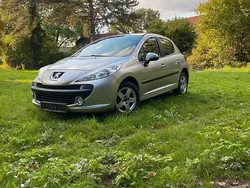 Silber Gebraucht 2009 Peugeot 207 Kleinwagen | 2.900 € (Fairer Preis)