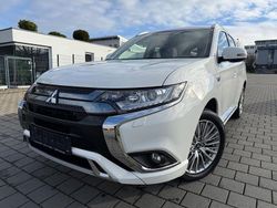 Weiß Gebraucht 2021 Mitsubishi Outlander P-HEV Spirit SUV | 17.970 € (Guter Preis)