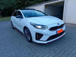 Weiß Gebraucht 2022 Kia ProCeed GT Kleinwagen | 25.500 € (Fairer Preis)