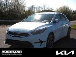 Carraraweiß Neu 2025 Kia Ceed Limousine | 26.979 € (Fairer Preis)